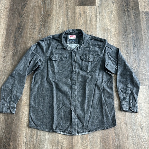 Wrangler Button Down Shirt.  Dark, grey, black color.  Men’s size large. - Picture 1 of 5